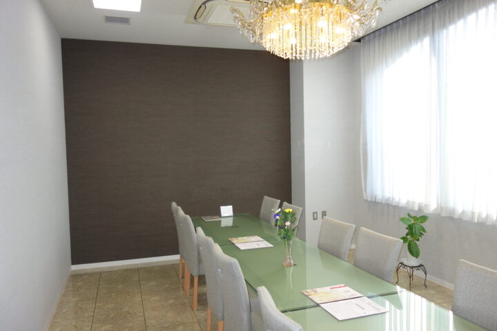 小室寺院 待合室１